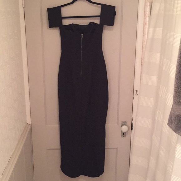 White Fox Boutique Off The Shoulder Black Dress - Picture 5 of 6